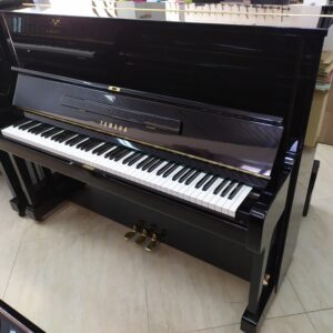 YAMAHA U1H nero lucido
