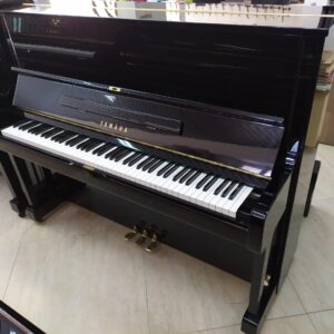 YAMAHA U1H nero lucido